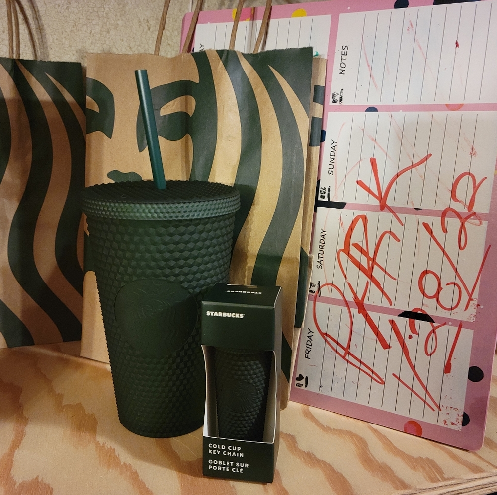 🌟Starbucks 2022 Cup & Key Chain🌟